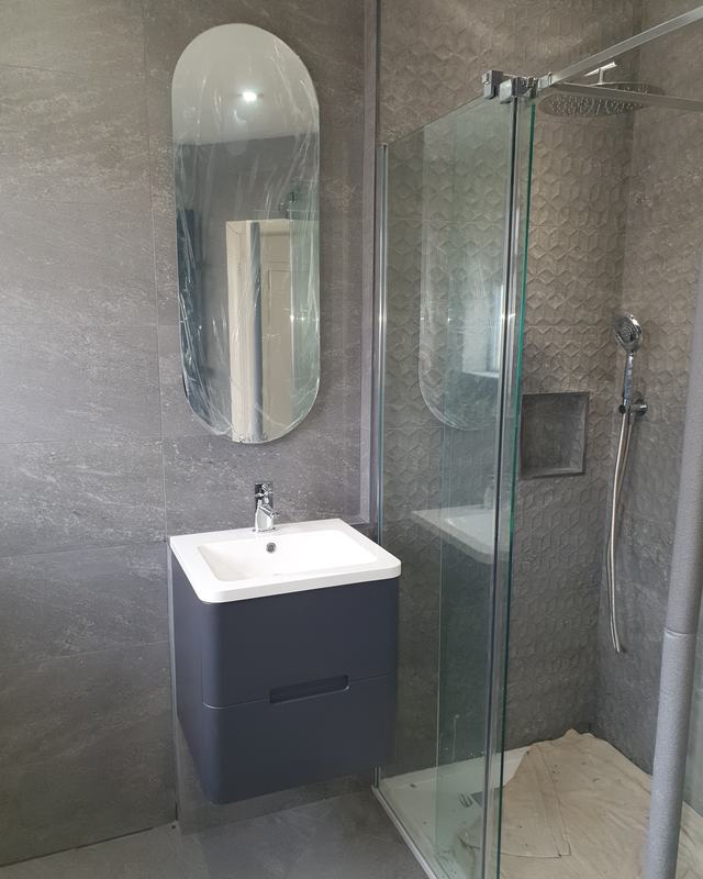 Walk-in shower and vanity, Patcham